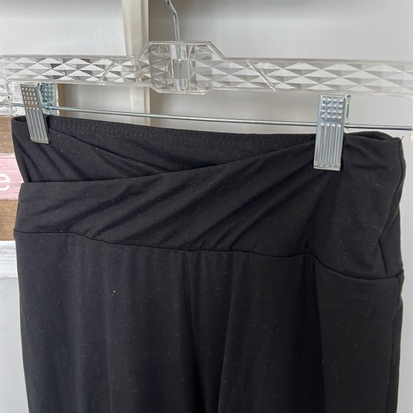 Shein cross over flare pants - Picture 2 of 3